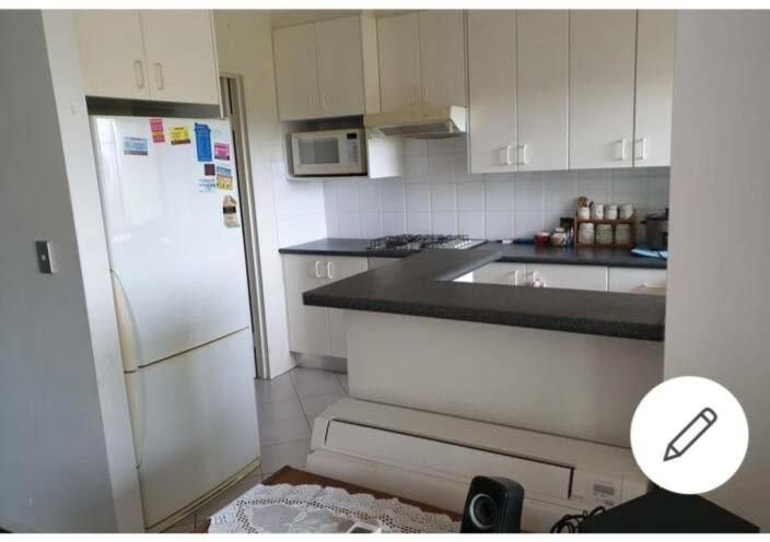 Furnished 3b/r Unit For Rent With Tennis Courts, Jaccuzi And Pool