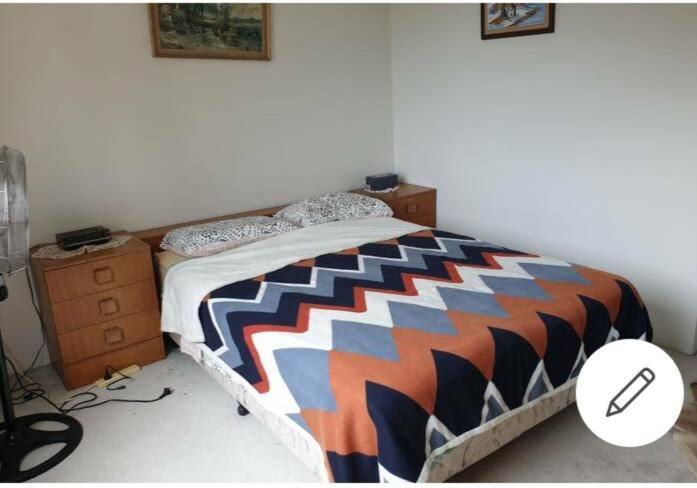 Furnished 3b/r Unit For Rent With Tennis Courts, Jaccuzi And Pool Apartment Sydney